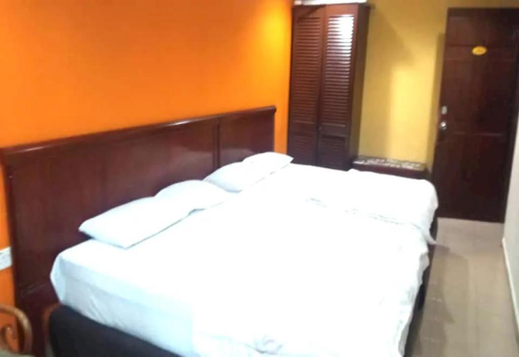 Oyo 90486 New Station Hotel Klang Extérieur photo