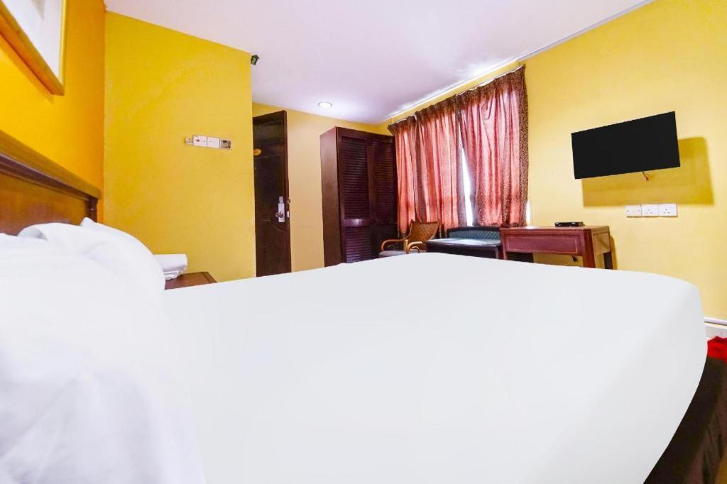 Oyo 90486 New Station Hotel Klang Extérieur photo