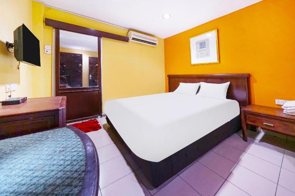 Oyo 90486 New Station Hotel Klang Extérieur photo