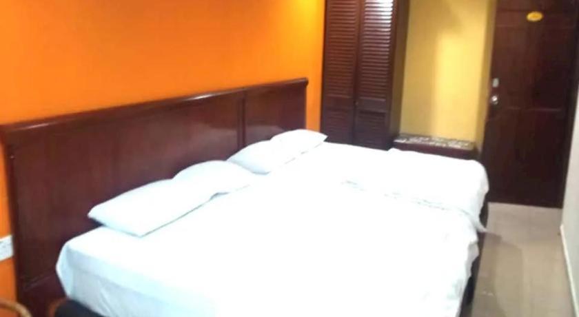 Oyo 90486 New Station Hotel Klang Extérieur photo
