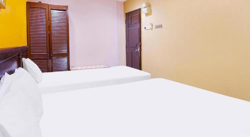 Oyo 90486 New Station Hotel Klang Extérieur photo